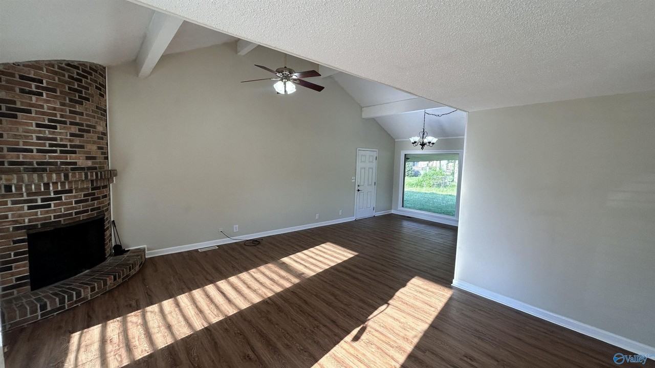 8807 Bailey Cove Rd Se - Photo 4 of 27