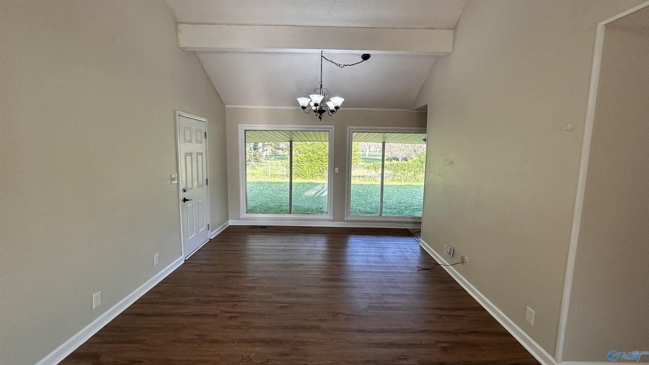 8807 Bailey Cove Rd Se - Photo 5 of 27