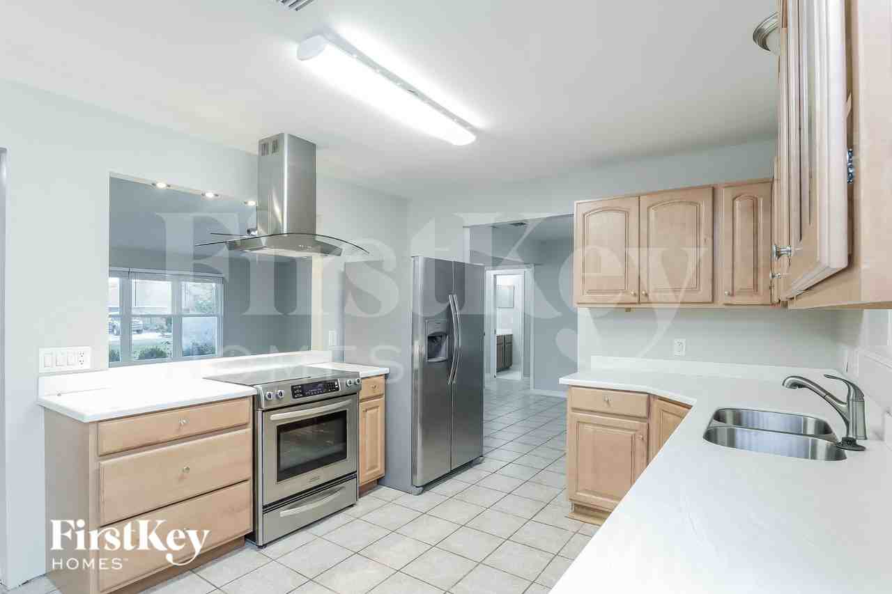 2391 Stonebridge Dr - Photo 6 of 15