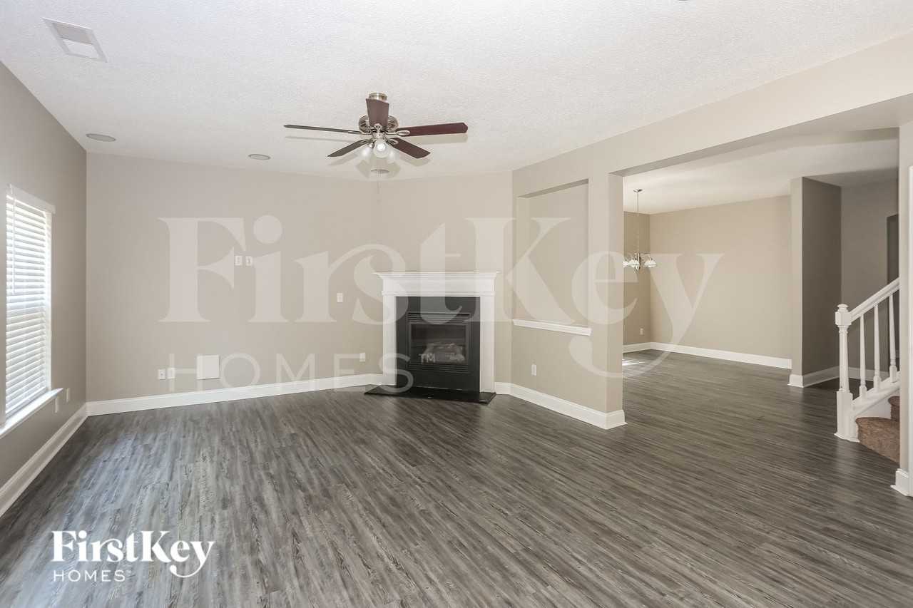 4628 Brookwood Rd - Photo 4 of 15