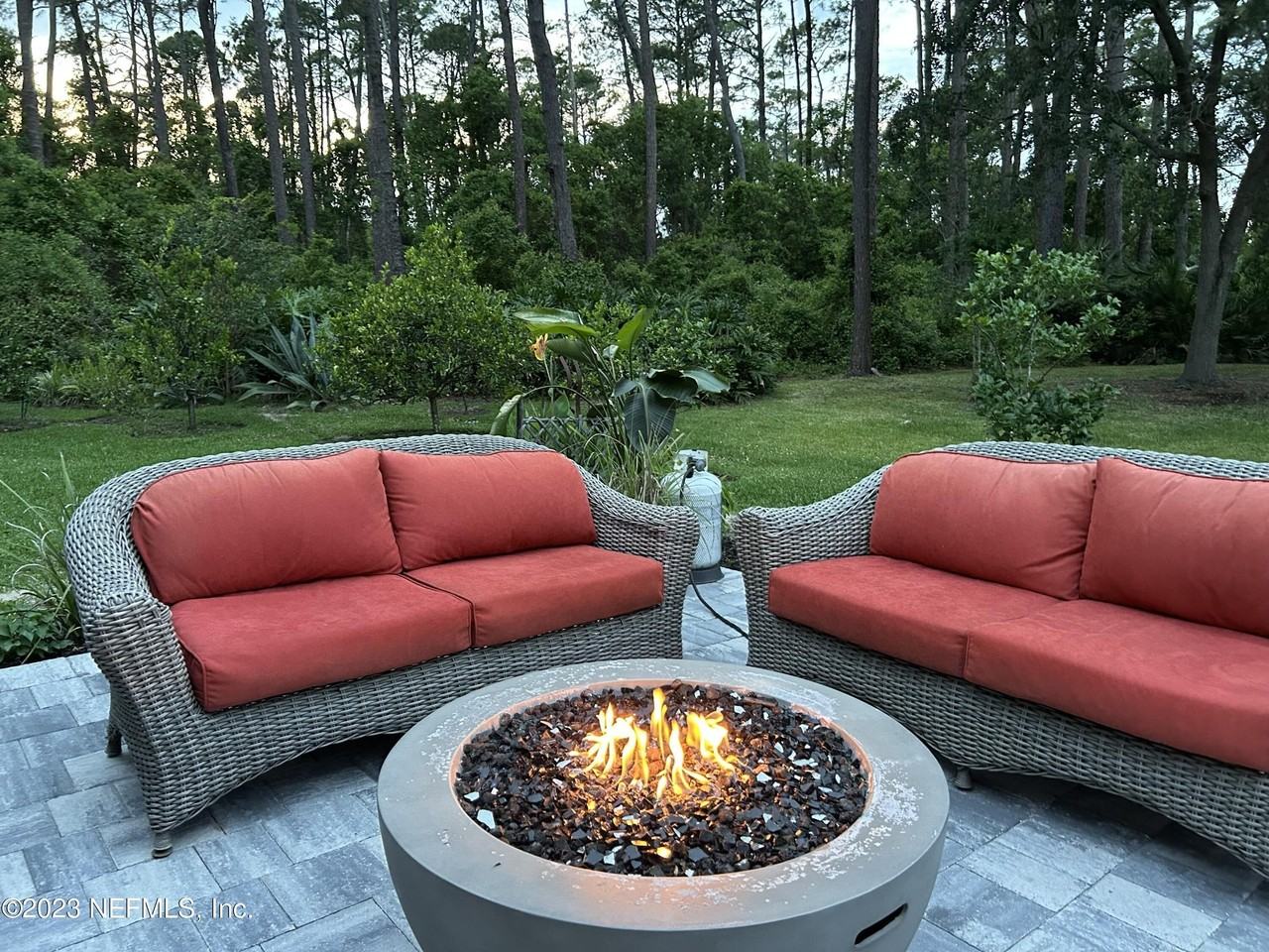 937 Espinado Ave - Photo 2 of 37