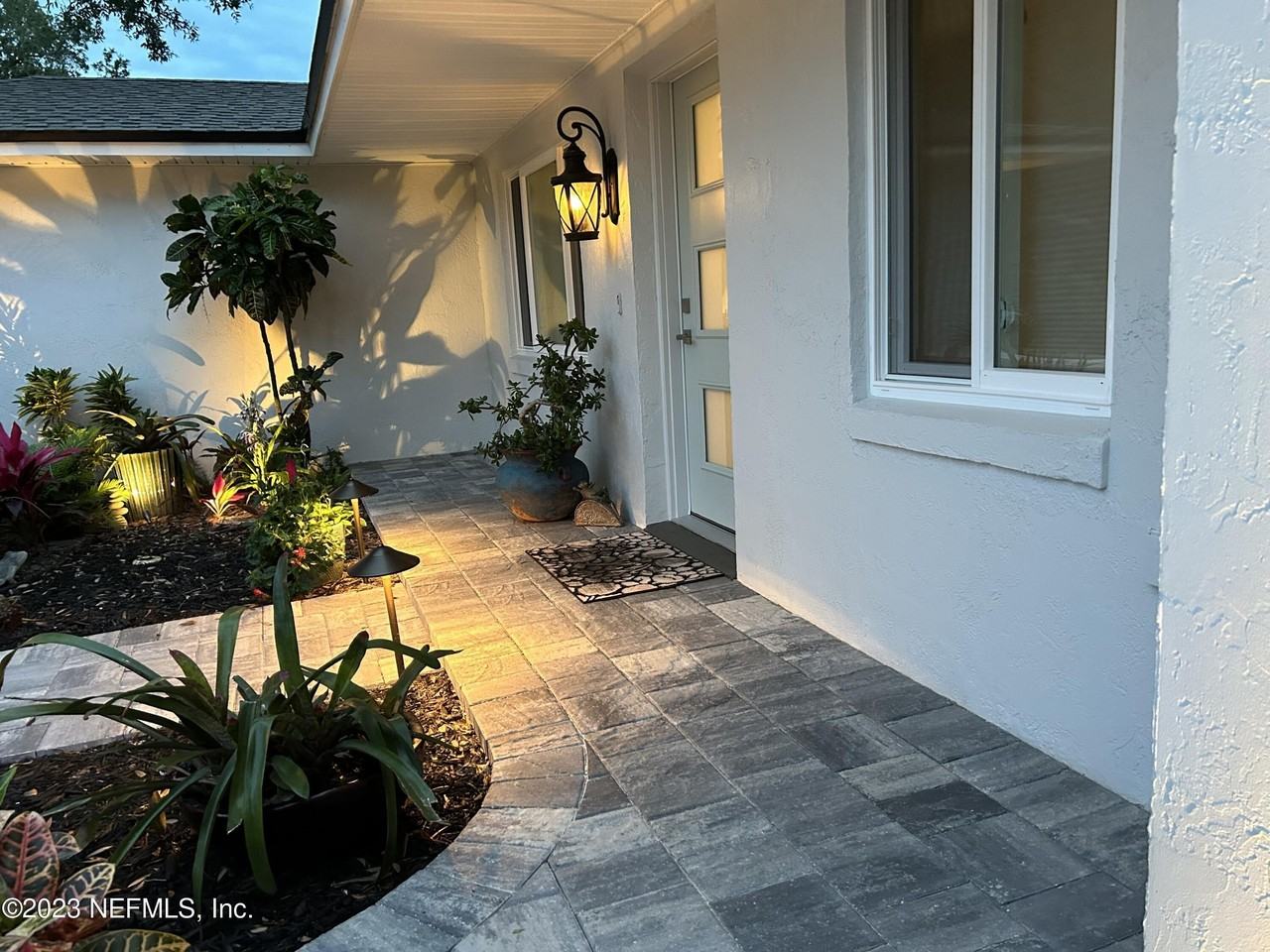 937 Espinado Ave - Photo 3 of 37