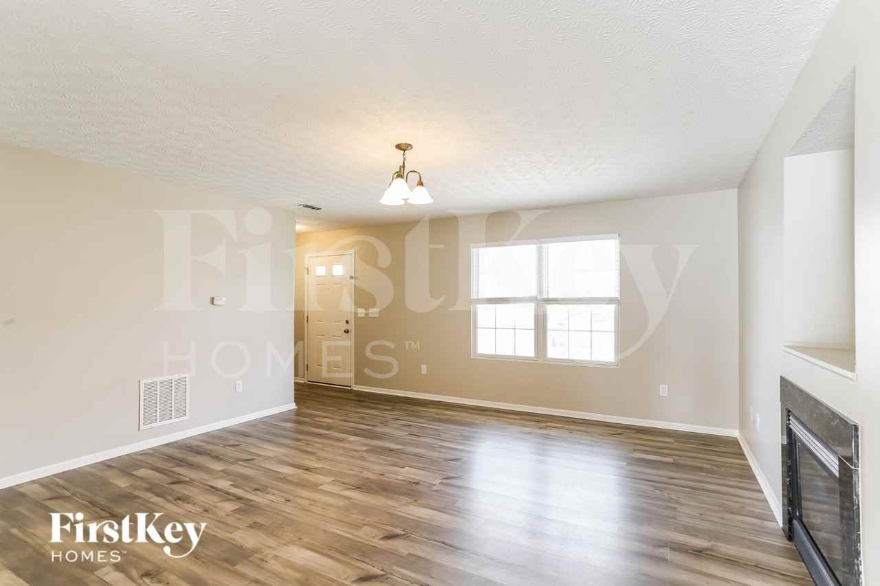 5563 Russell Fork Dr - Photo 3 of 19