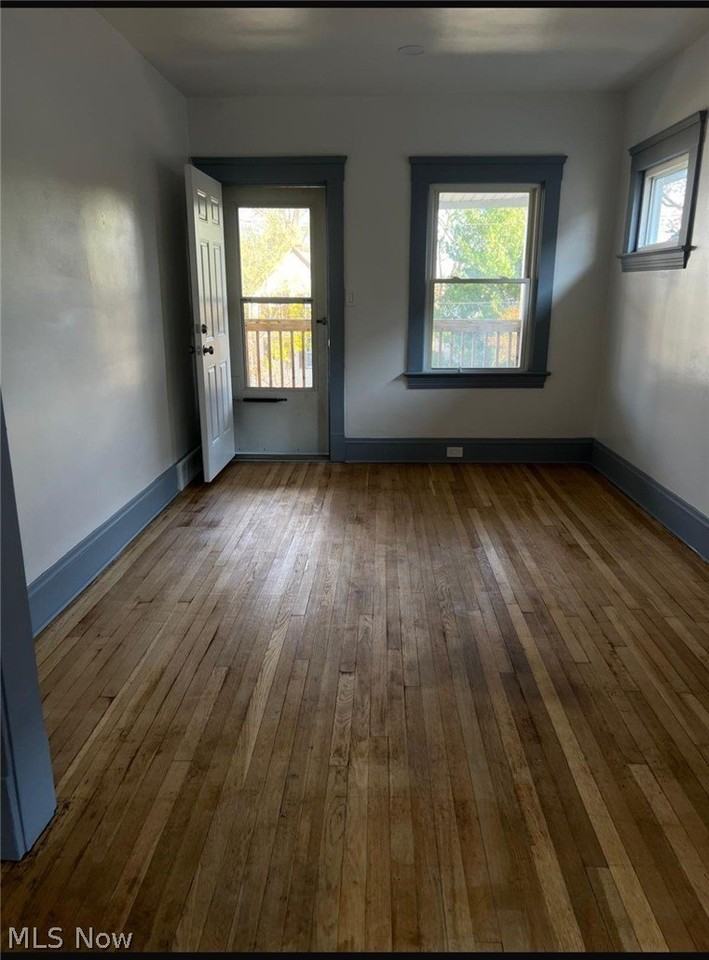 2164 W 100th St Unit Up - Photo 3 of 9