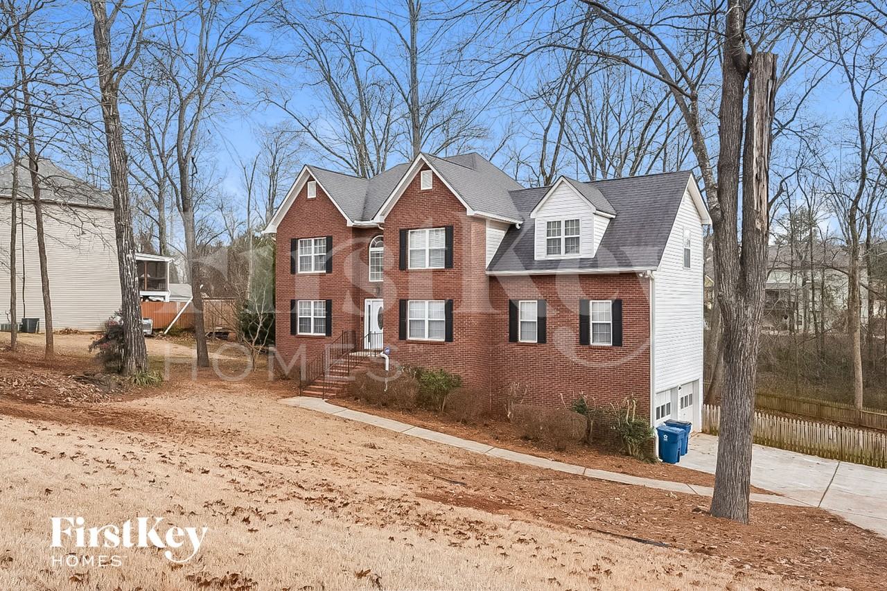 1069 Thornwood Dr - Photo 2 of 18