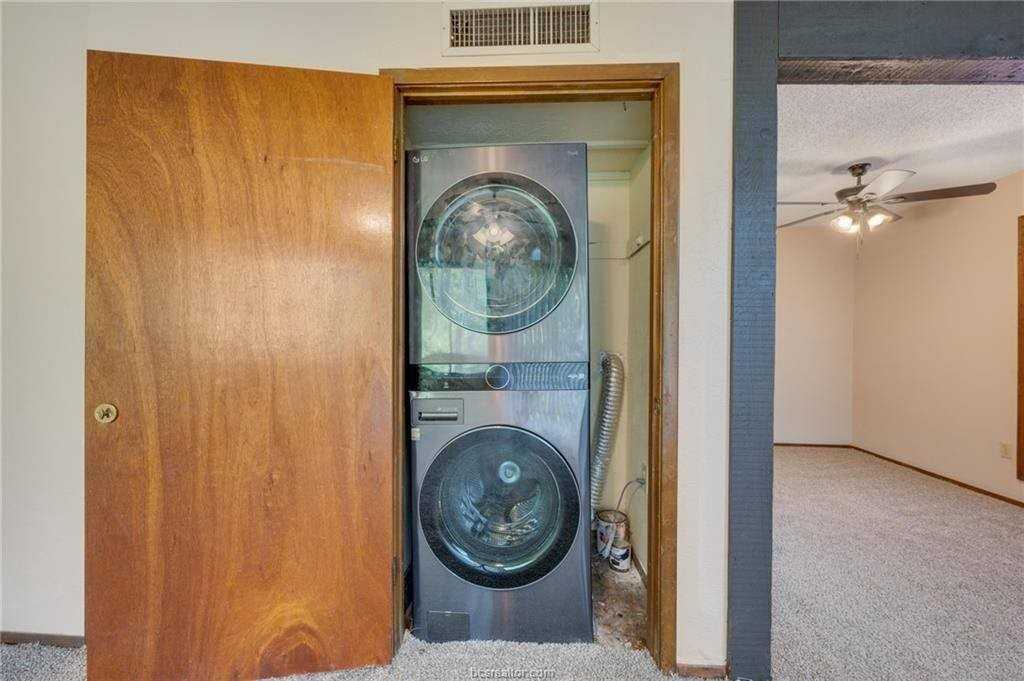 1212 Holik Dr #D - Photo 4 of 13