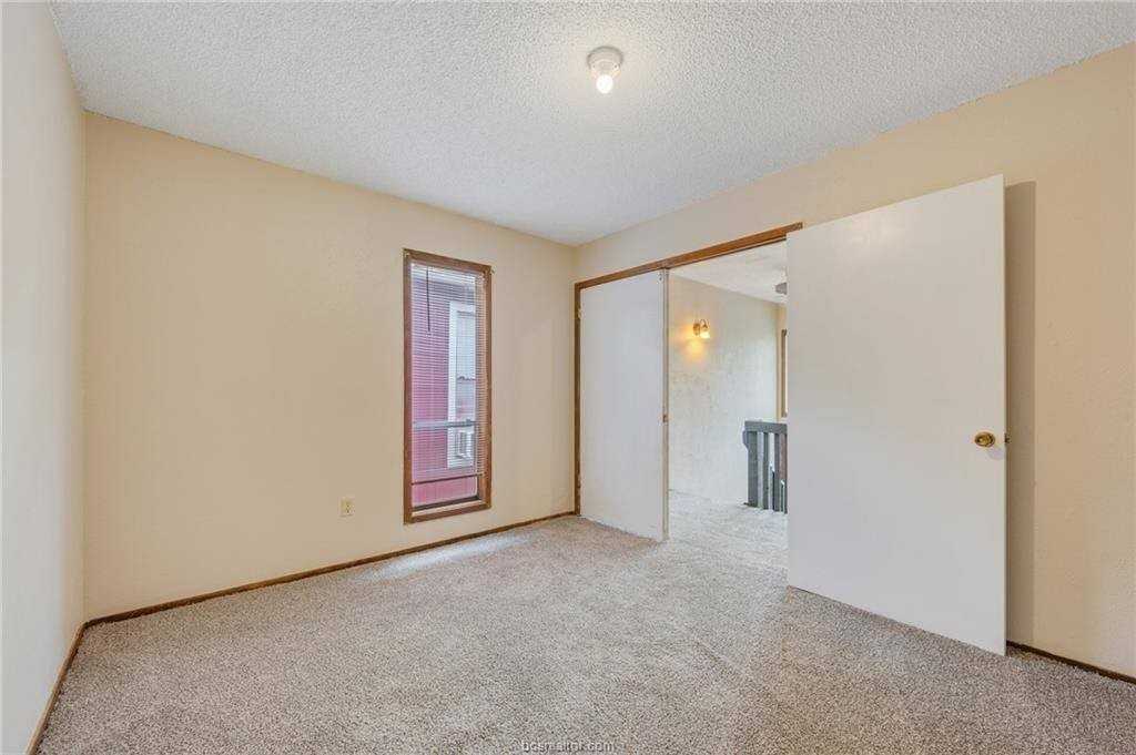 1212 Holik Dr #D - Photo 7 of 13