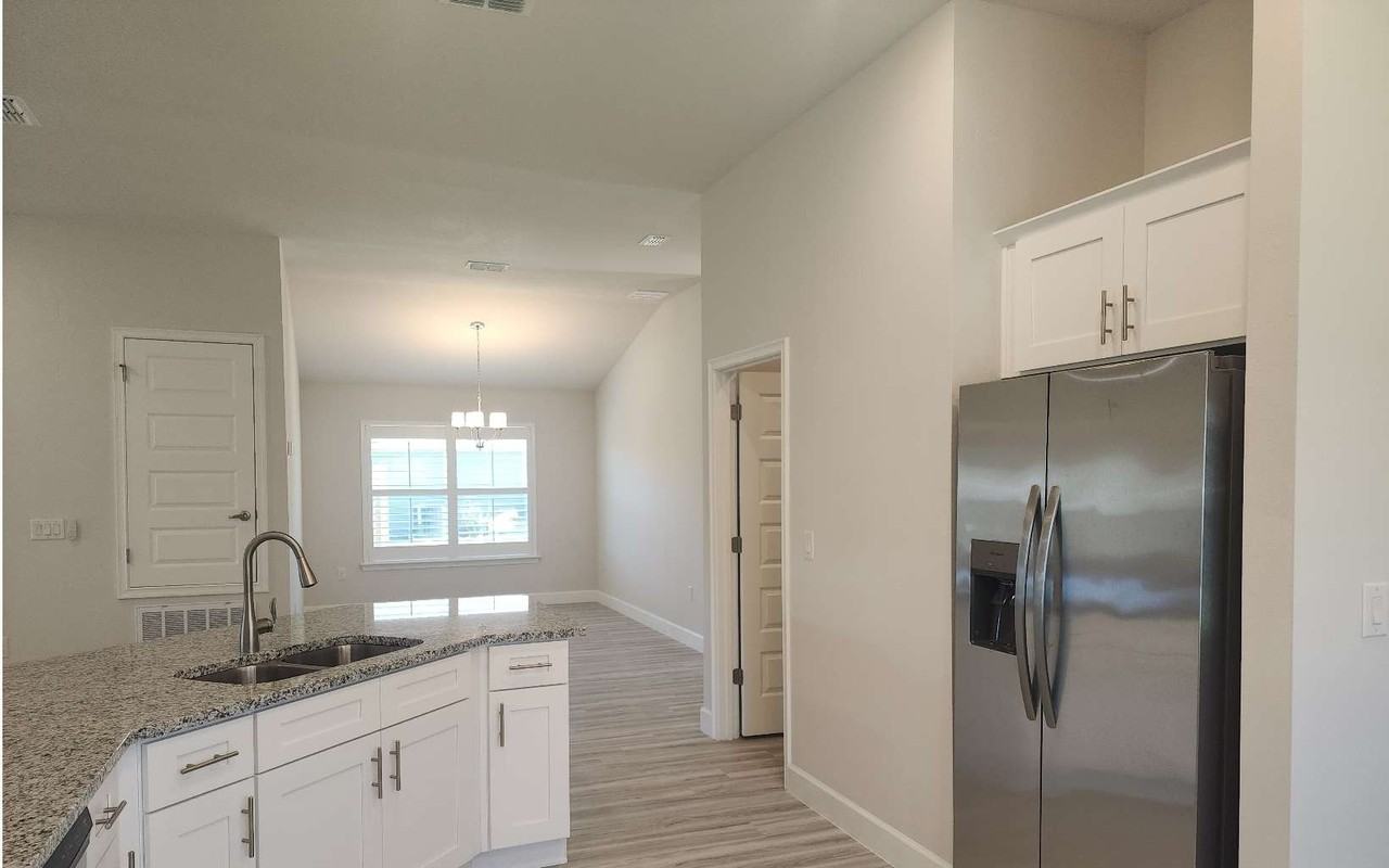 329 Sw Silver Palm Dr - Photo 4 of 28