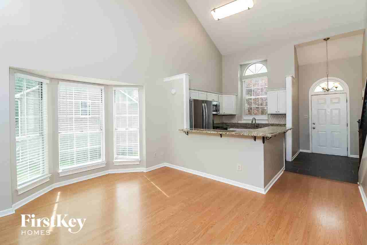 4242 Abington Walk Nw - Photo 5 of 15