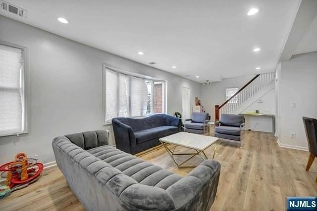 167 Rockwood Pl - Photo 3 of 24