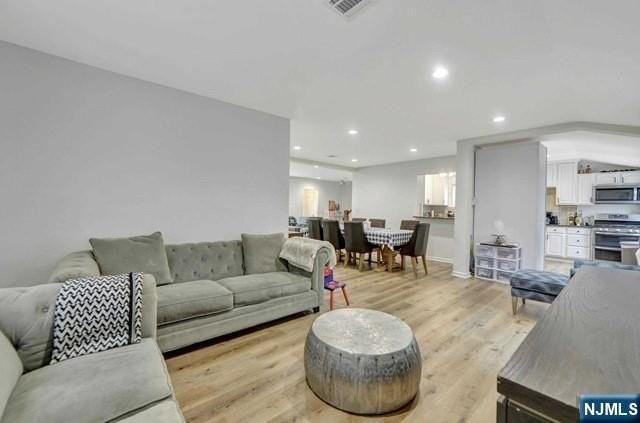 167 Rockwood Pl - Photo 5 of 24