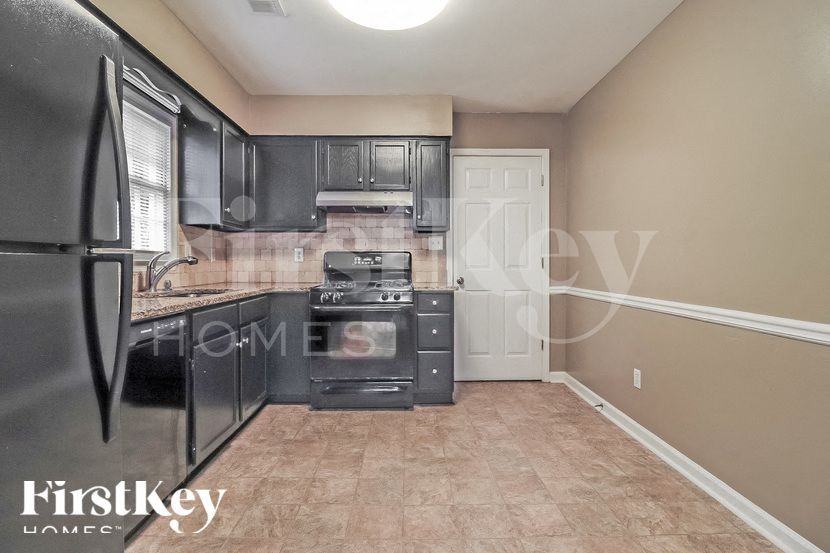 276 Hollyberry Dr - Photo 6 of 15