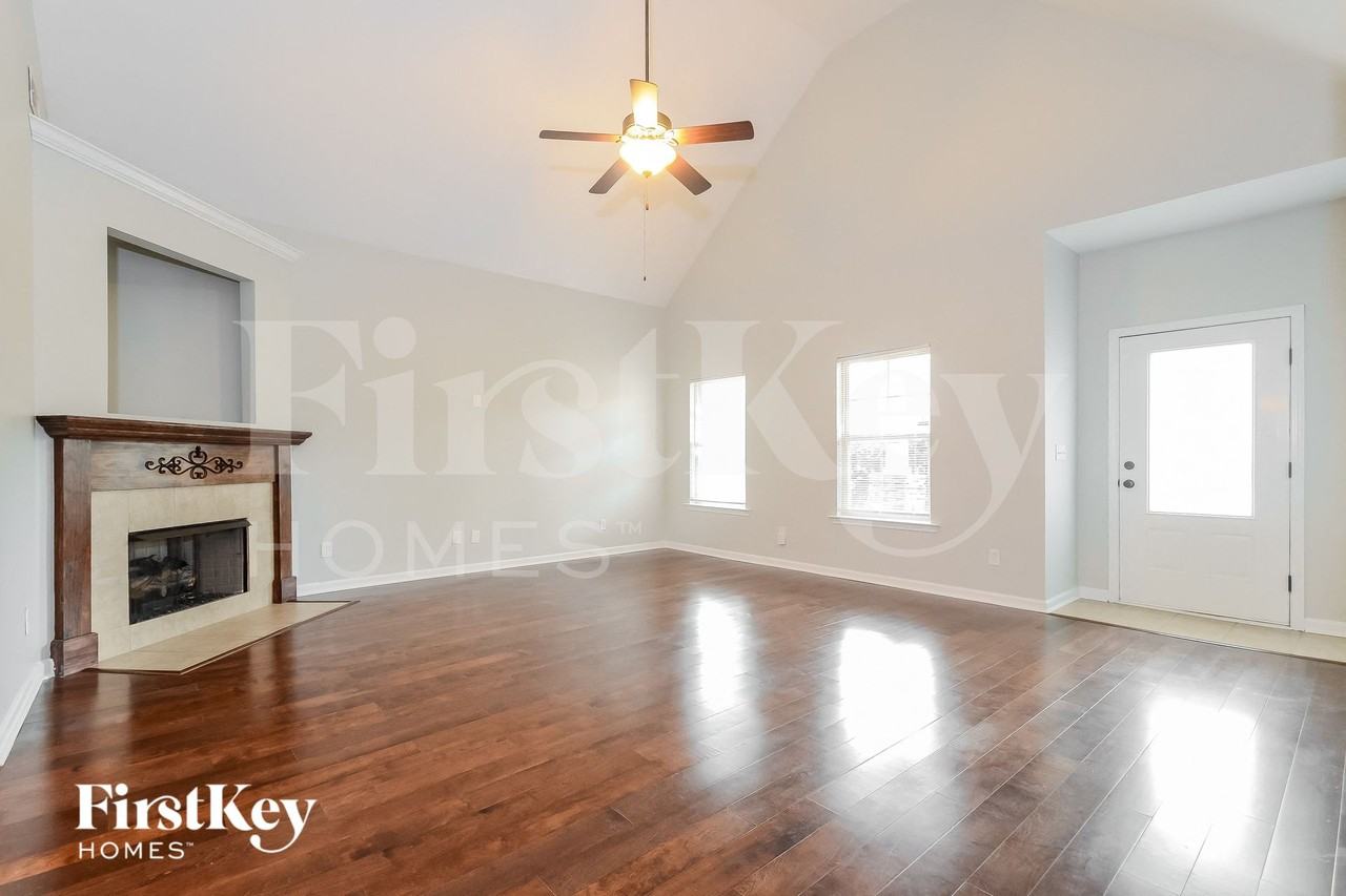 8253 Owen Park Dr - Photo 4 of 14