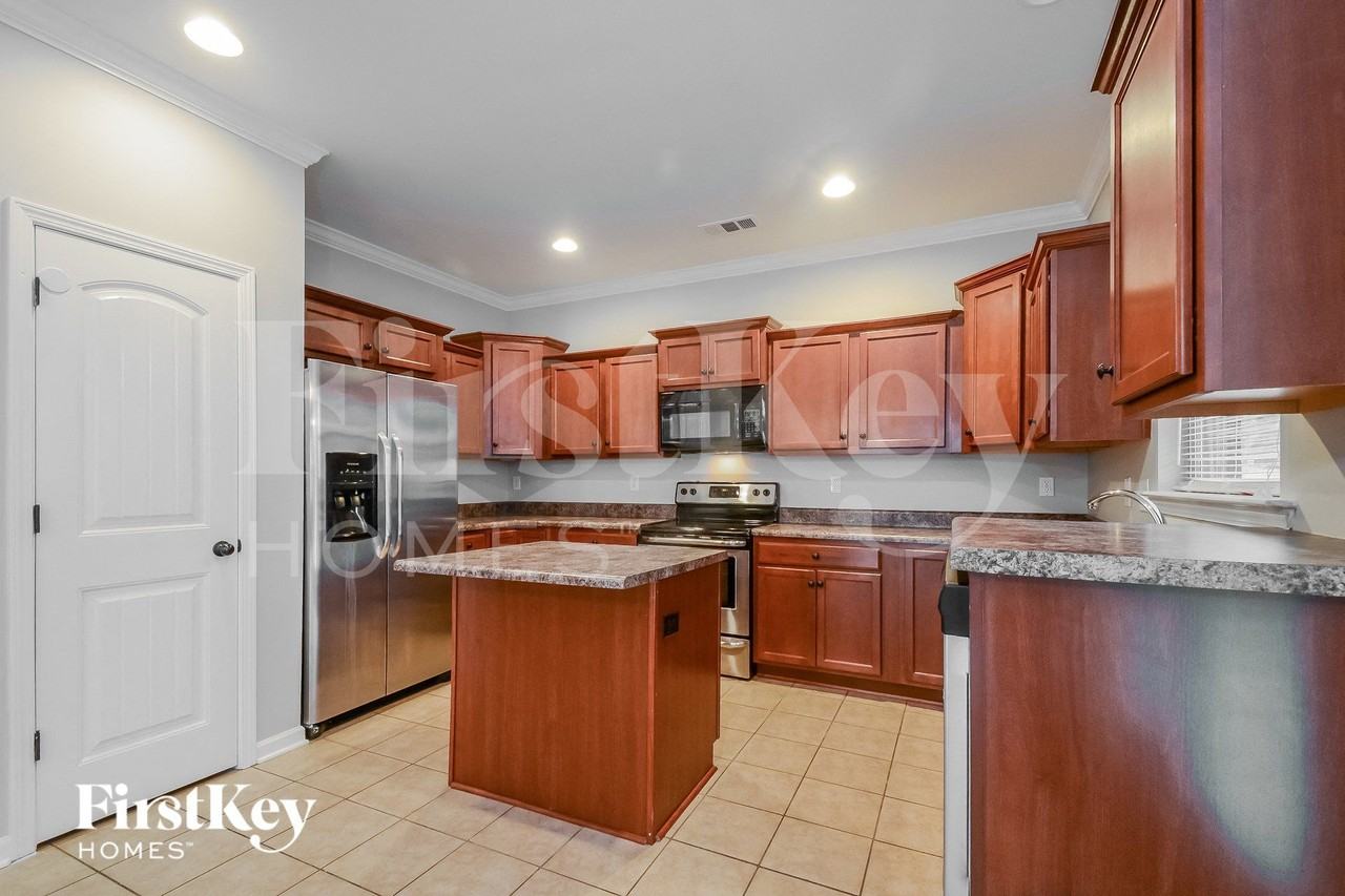 8253 Owen Park Dr - Photo 7 of 14