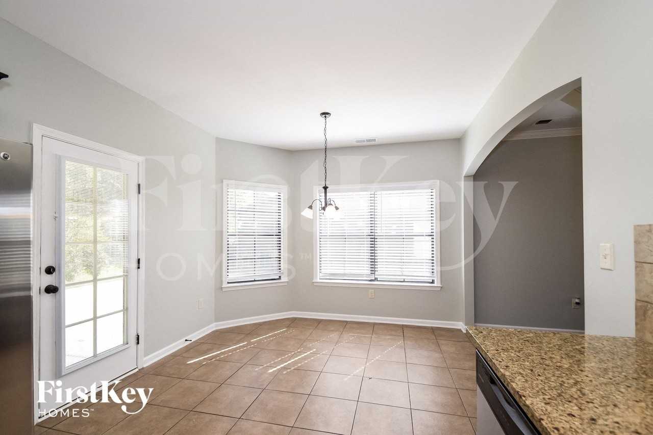 5573 Timber Leaf Trl - Photo 5 of 15