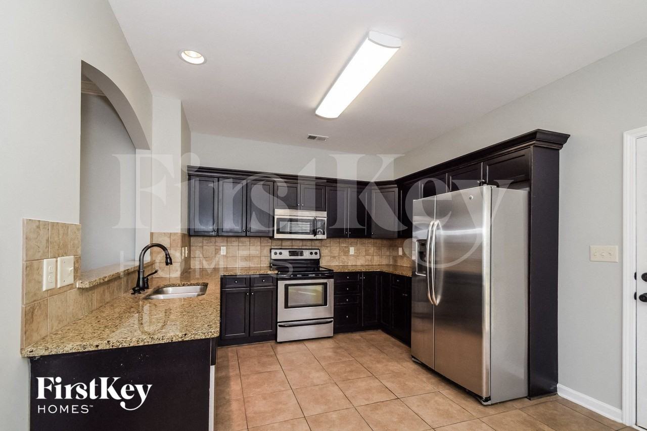 5573 Timber Leaf Trl - Photo 6 of 15