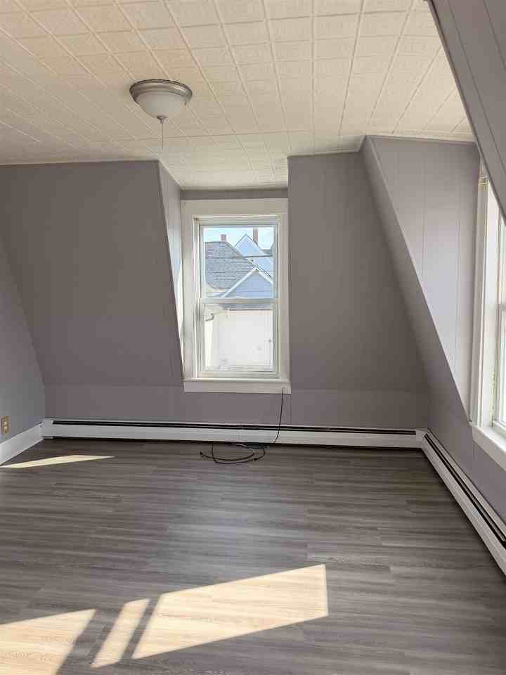 85 Ash St - Photo 2 of 6