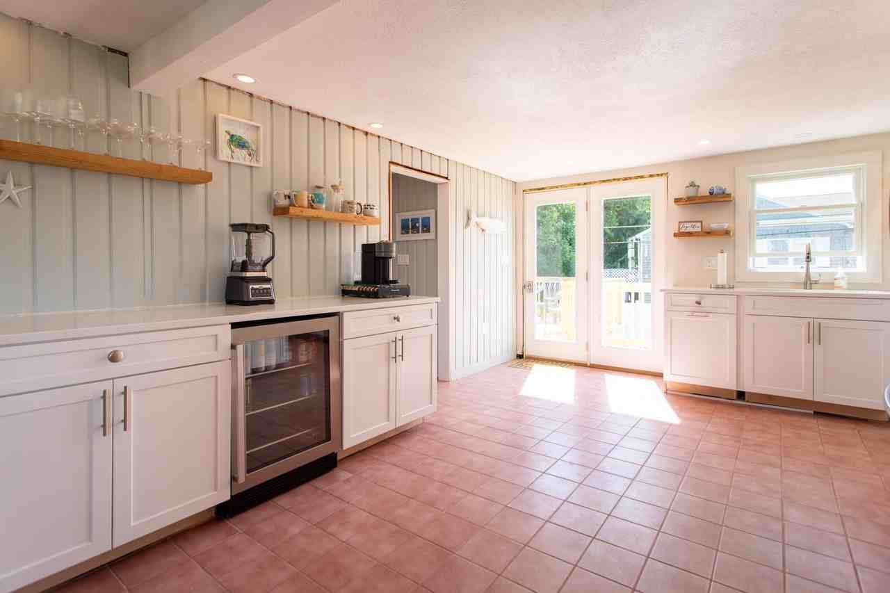 60 Plymouth Street - Photo 5 of 18