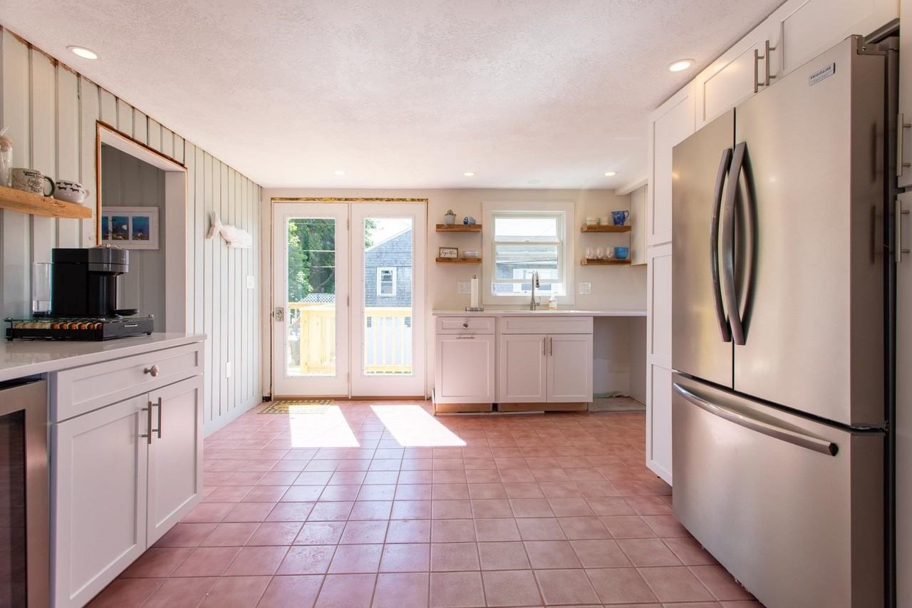 60 Plymouth Street - Photo 6 of 18