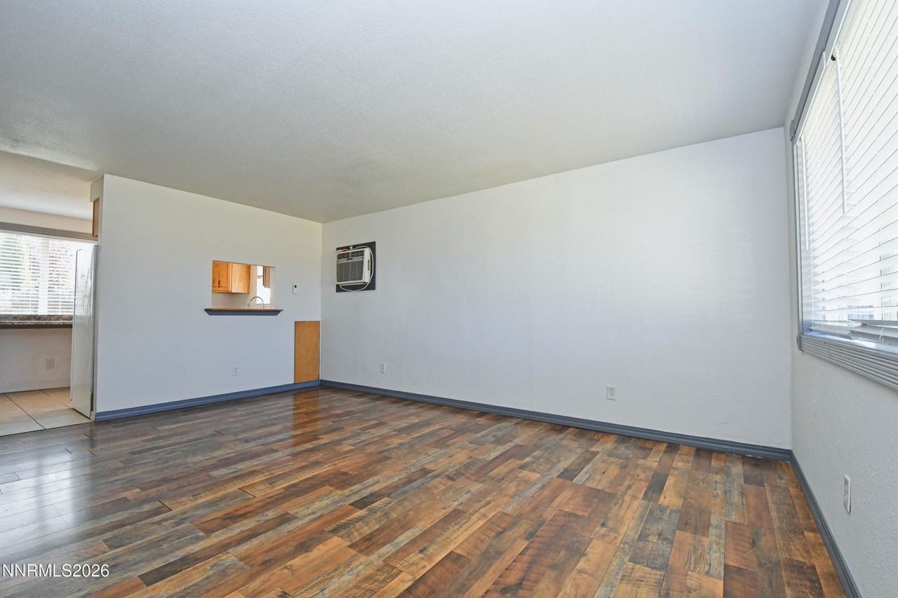 10005 Sagewood Dr - Photo 2 of 15