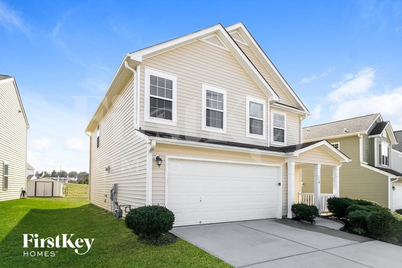 119 Habersham Ct - Photo 2 of 15