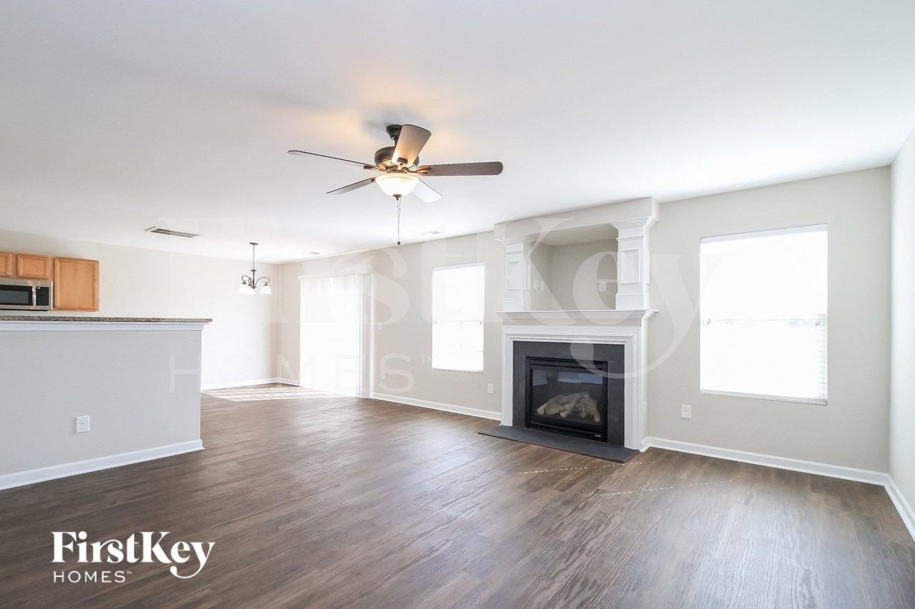 119 Habersham Ct - Photo 4 of 15