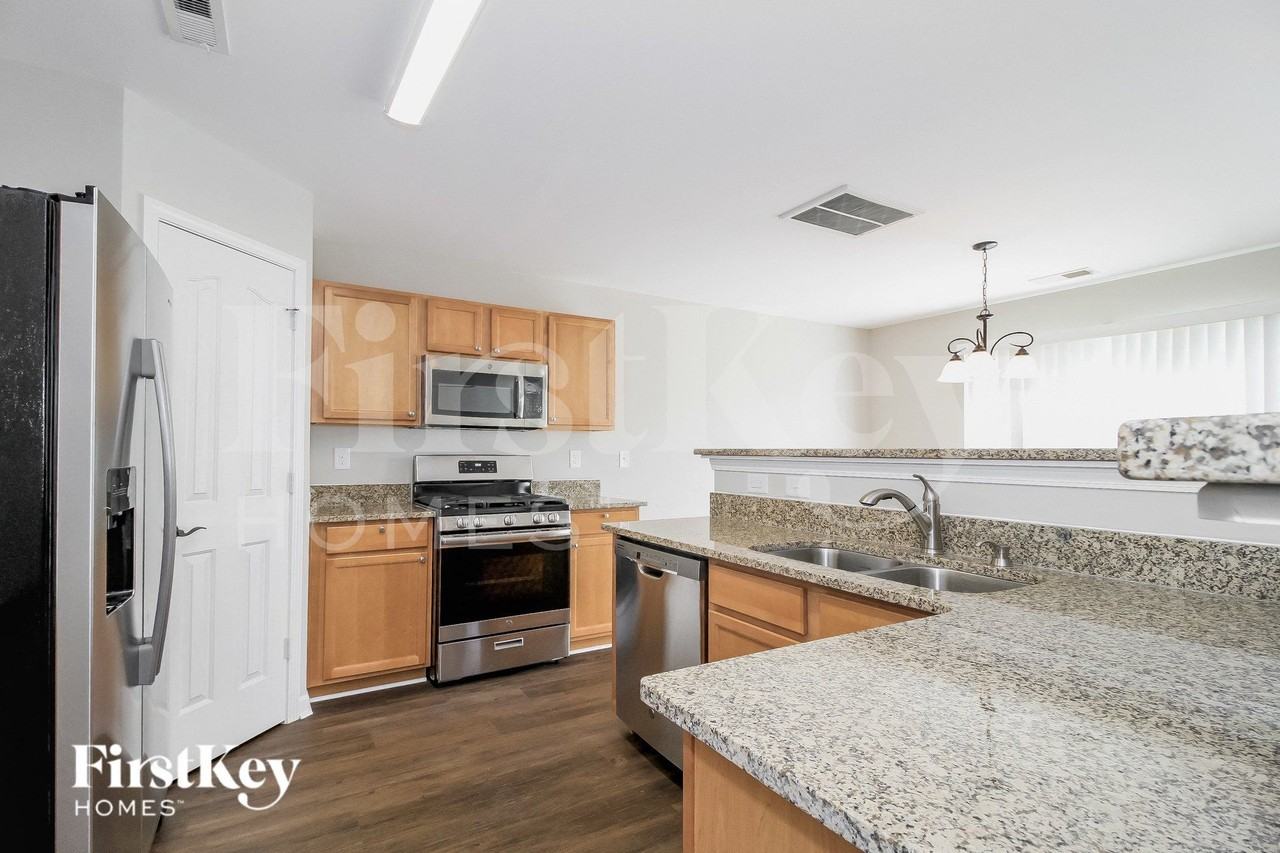 119 Habersham Ct - Photo 6 of 15