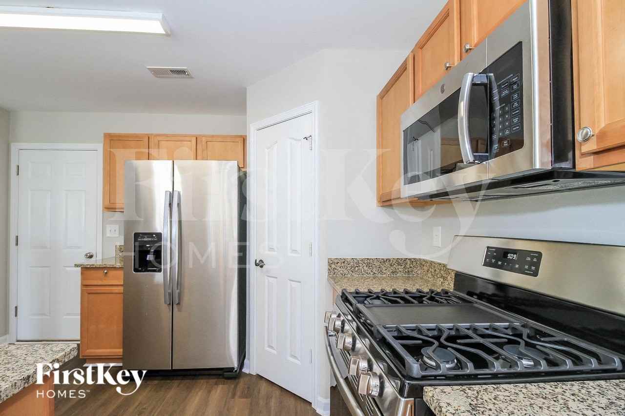 119 Habersham Ct - Photo 7 of 15