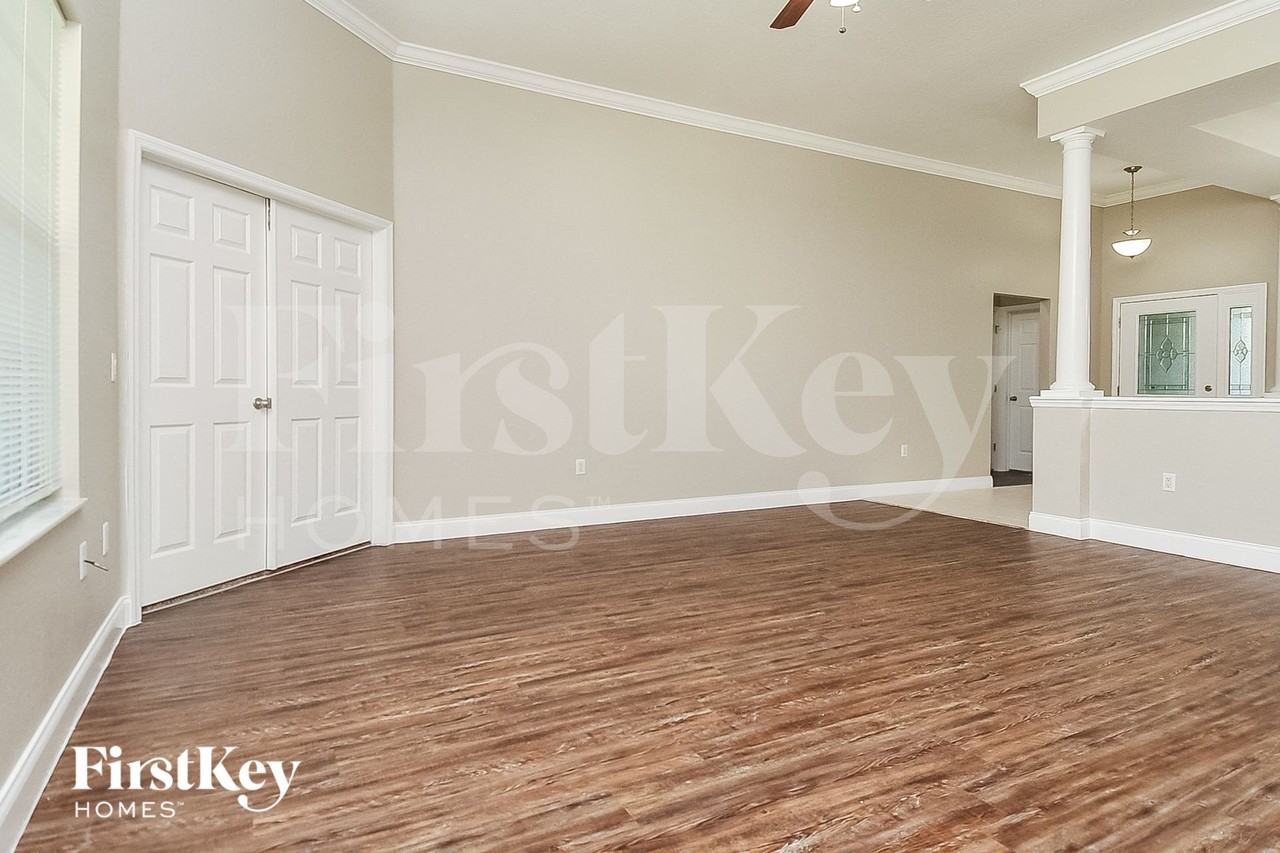 7298 Winners Blvd - Photo 3 of 15