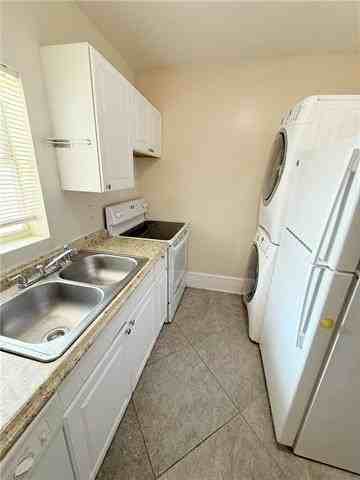 209 N Johnson St - Photo 6 of 10