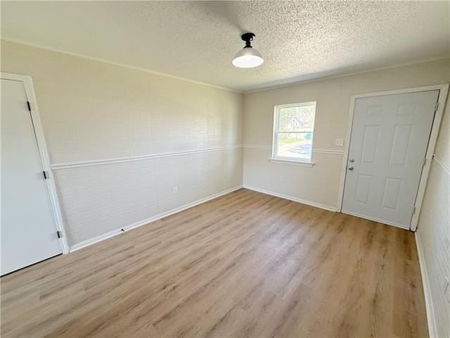 2705 Britannica Dr - Photo 4 of 15