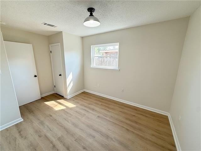 2705 Britannica Dr - Photo 7 of 15