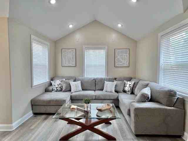 5141 Chamberlain Dr - Photo 5 of 25