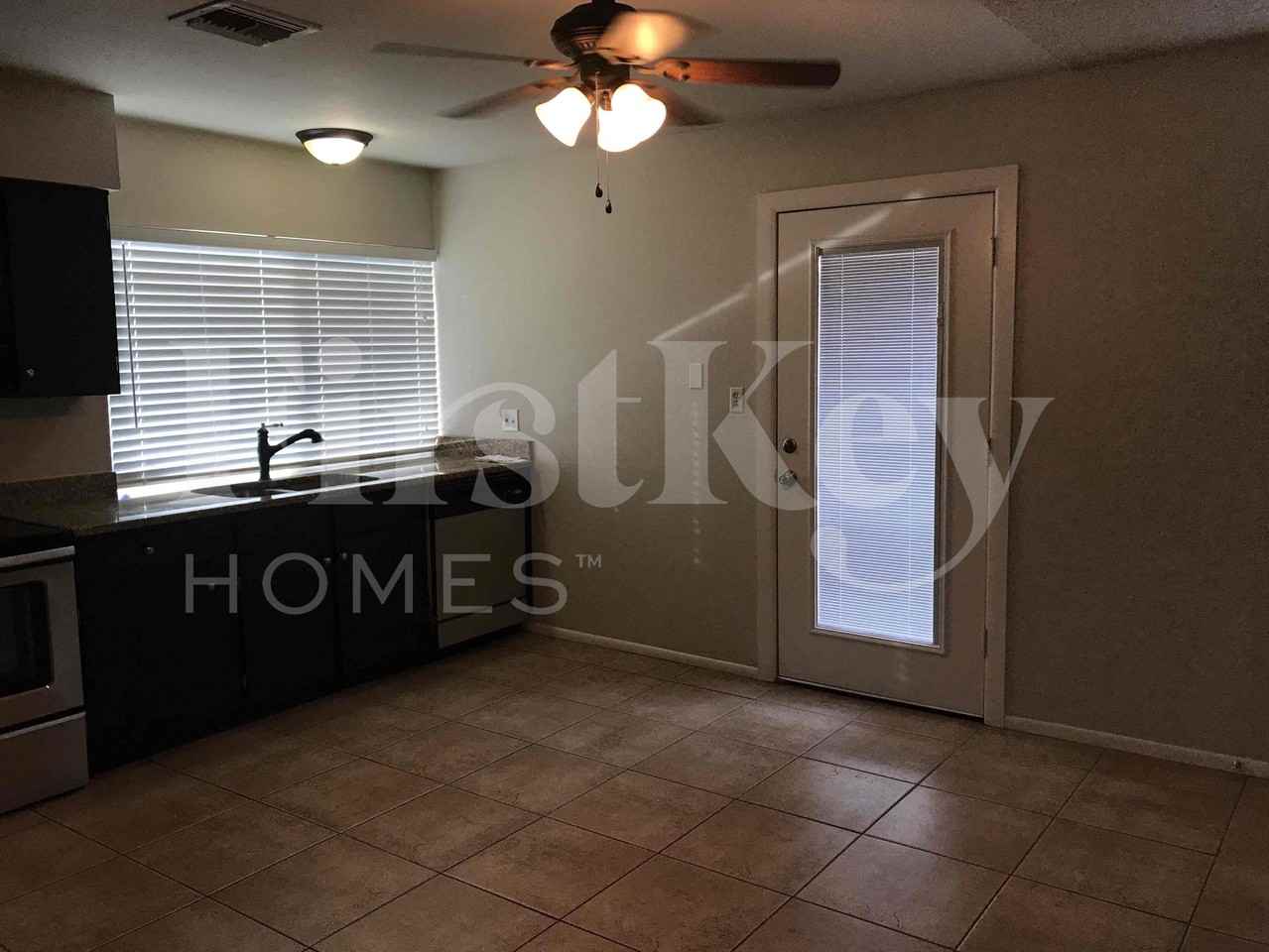 5520 W Golden Ln - Photo 6 of 23