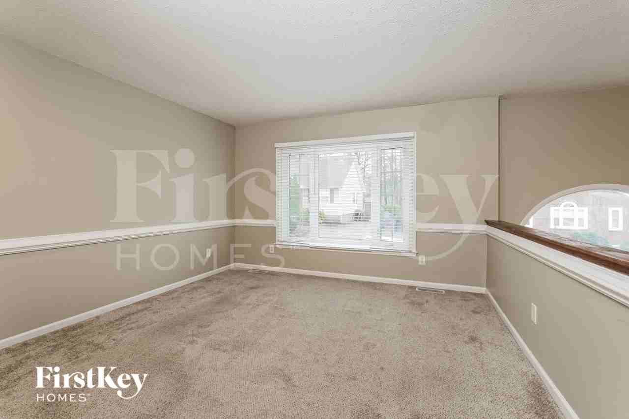 4512 Princess Dr - Photo 3 of 16
