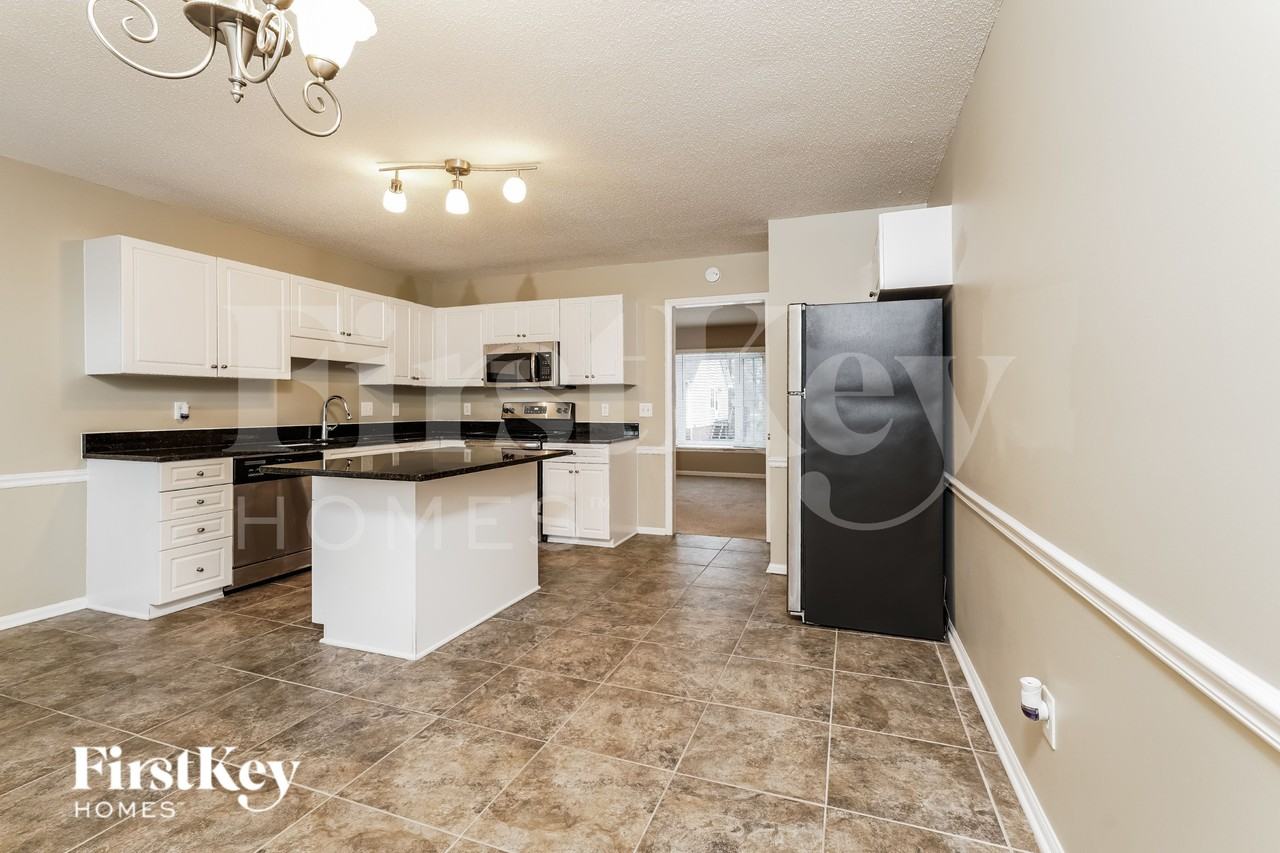 4512 Princess Dr - Photo 5 of 16