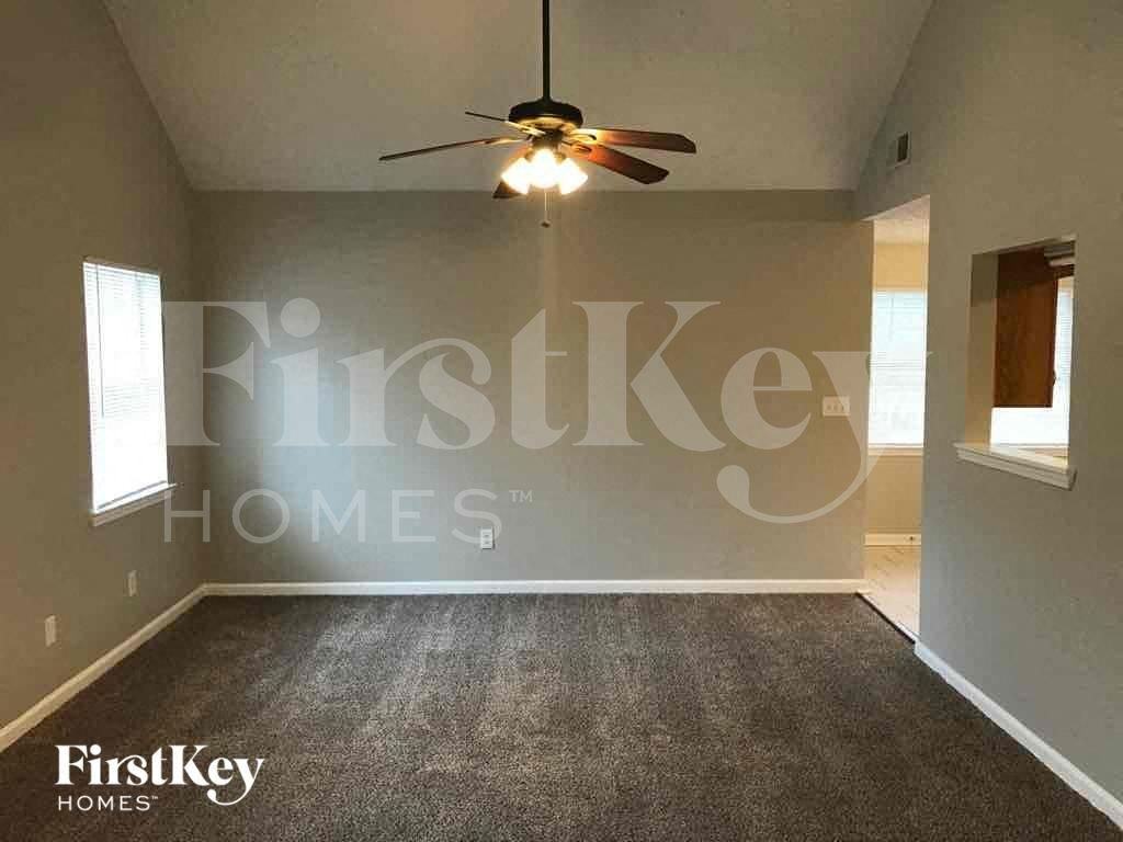 4455 Westminster Dr - Photo 3 of 12