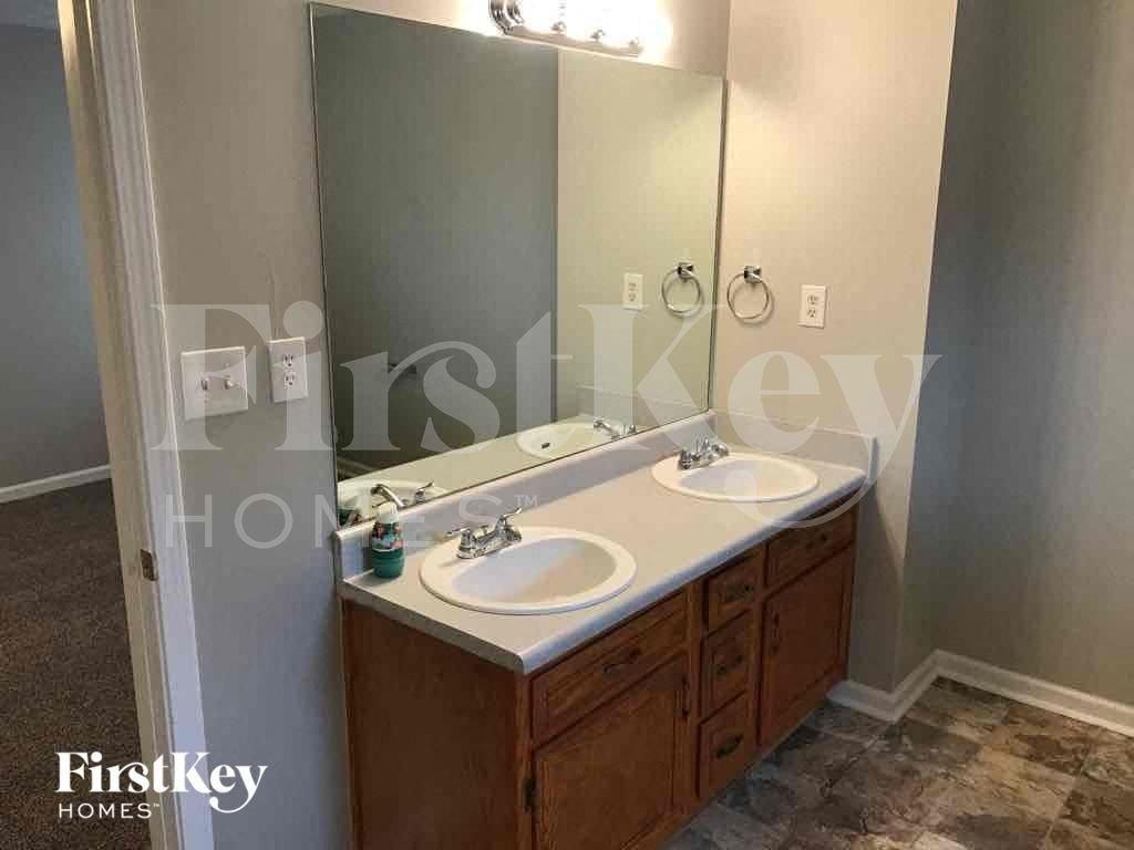 4455 Westminster Dr - Photo 7 of 12