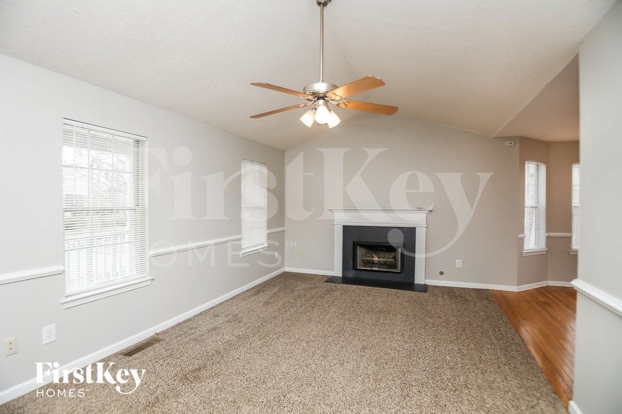 43 Ashwood Dr - Photo 3 of 15