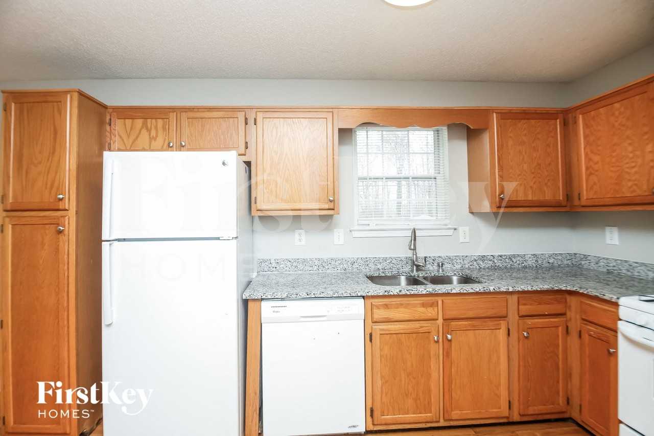 43 Ashwood Dr - Photo 5 of 15