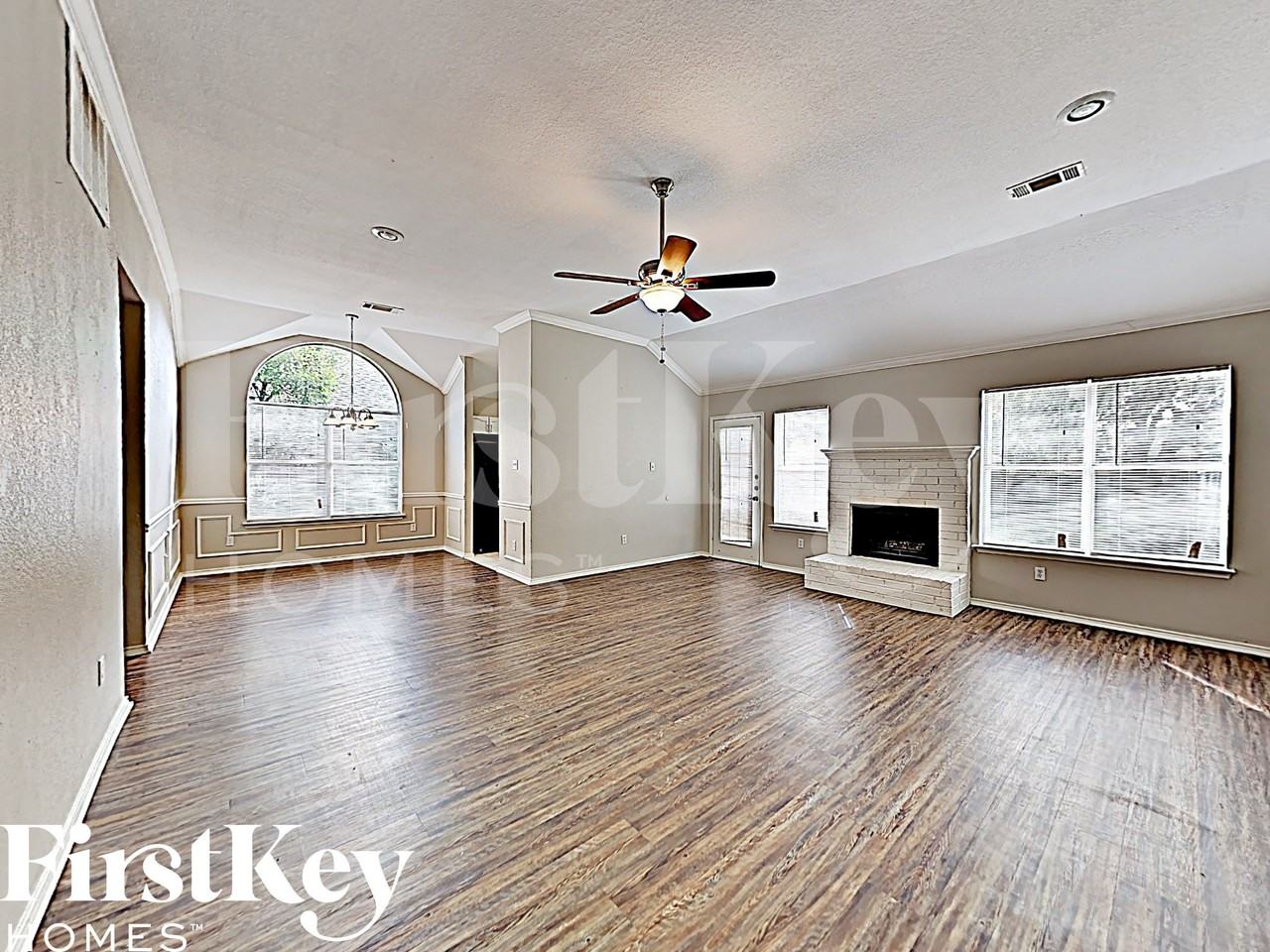 415 N Gaston Dr - Photo 2 of 16