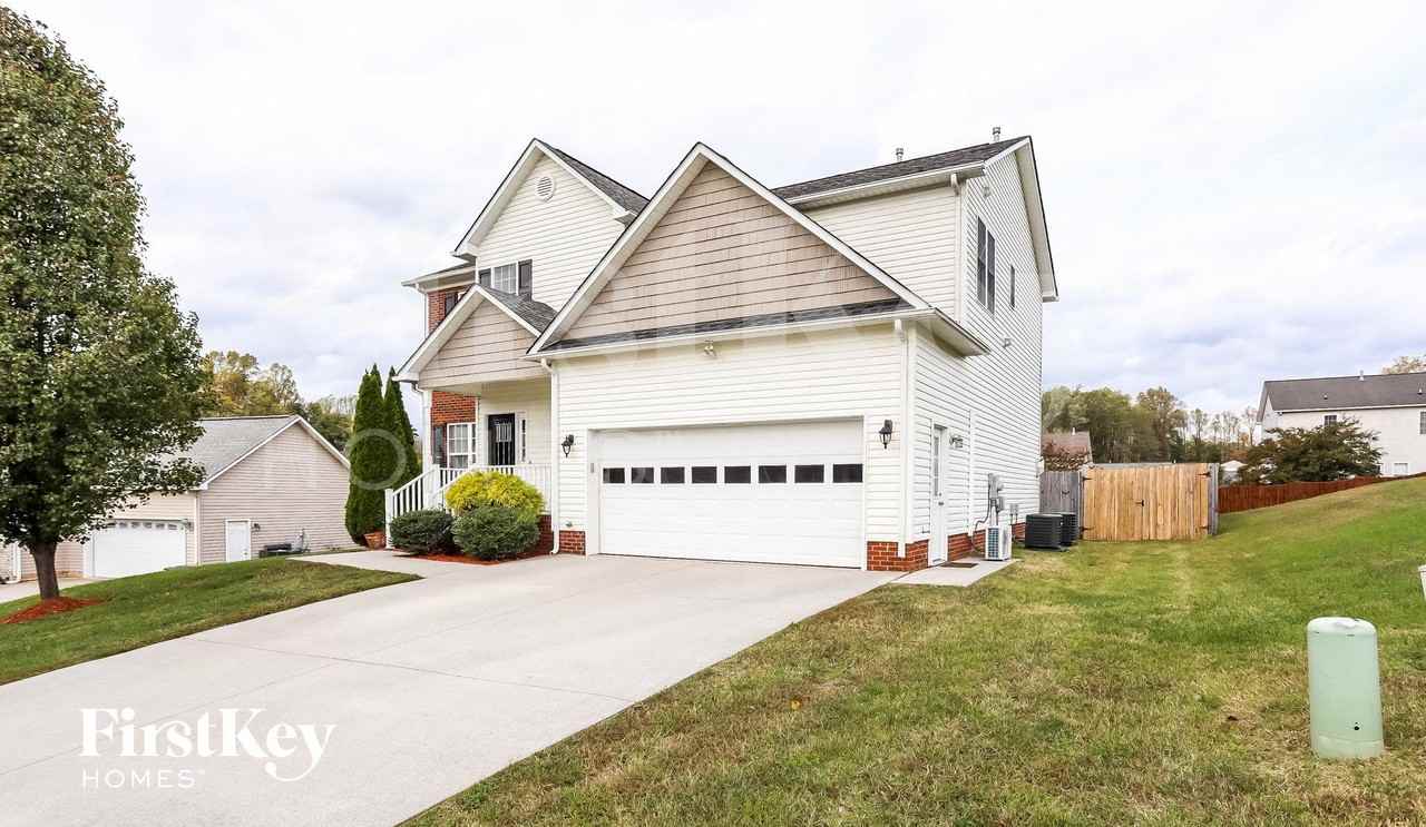 413 Water Mill Ct - Photo 2 of 15