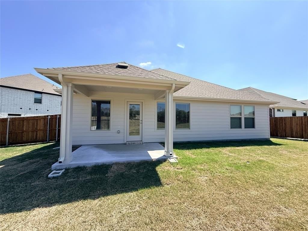 700 London Town Dr - Photo 2 of 28