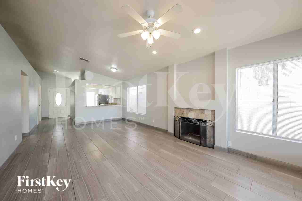 23818 N 38th Ave - Photo 3 of 15