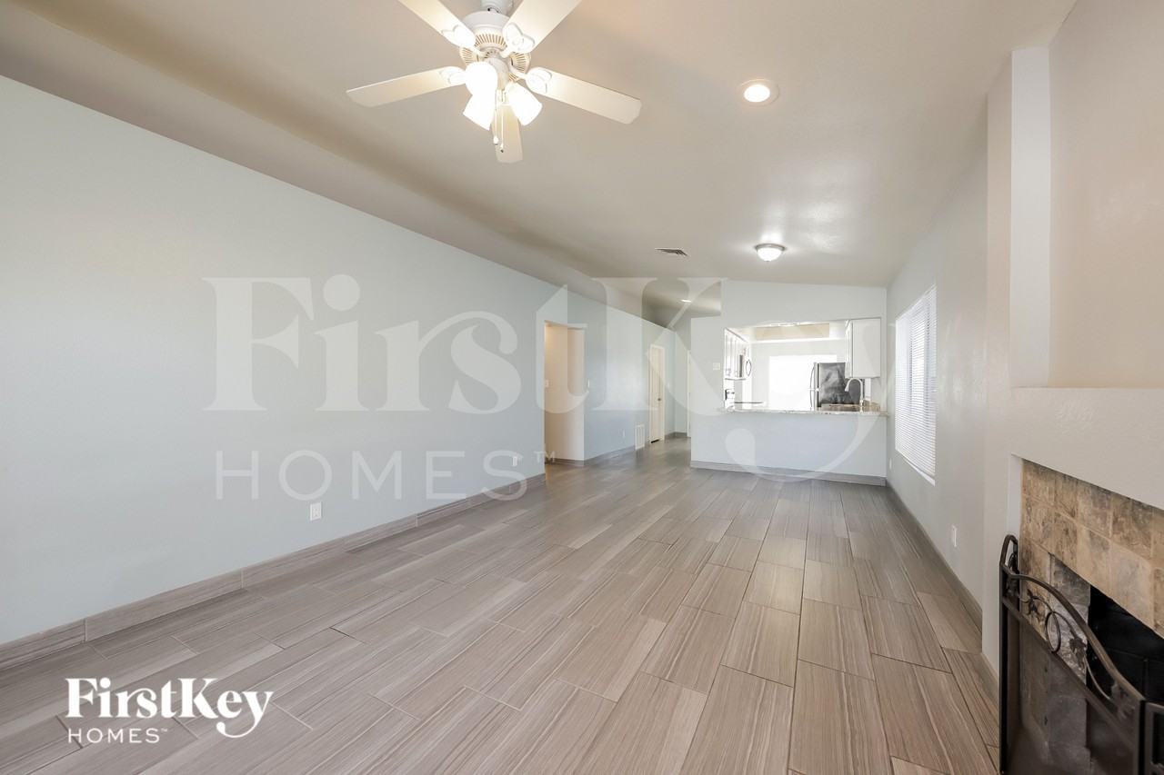 23818 N 38th Ave - Photo 4 of 15