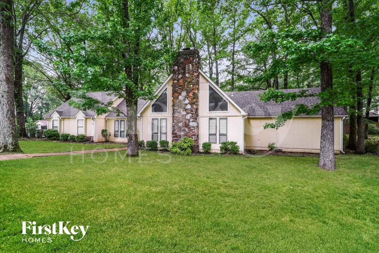 2163 Kingsrow Pkwy - Photo 2 of 15