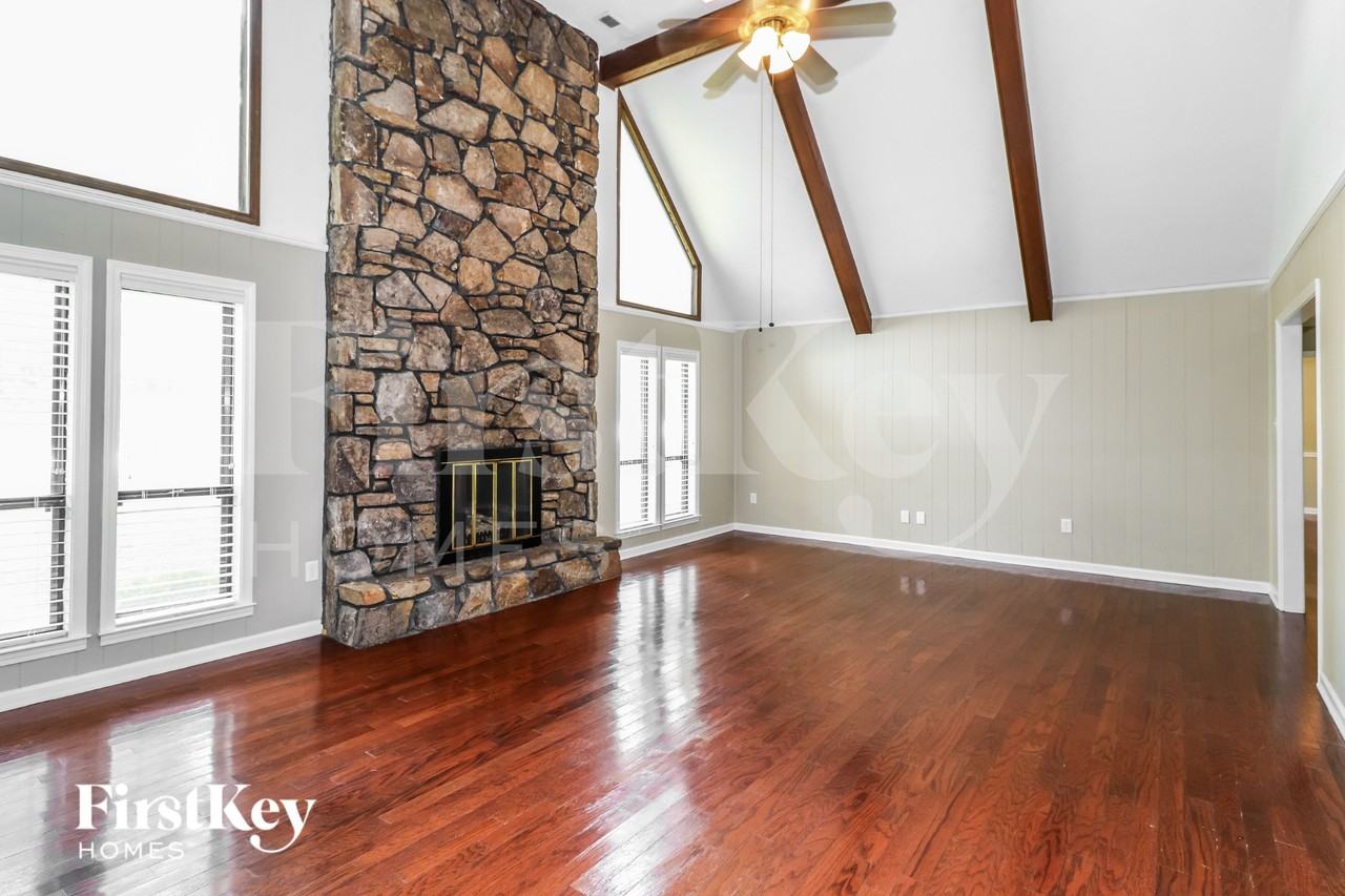 2163 Kingsrow Pkwy - Photo 4 of 15