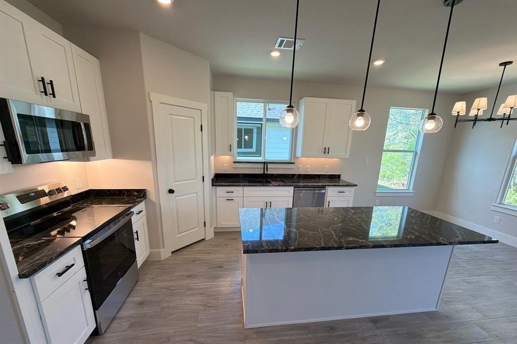 5709 Barkridge Dr - Photo 3 of 23