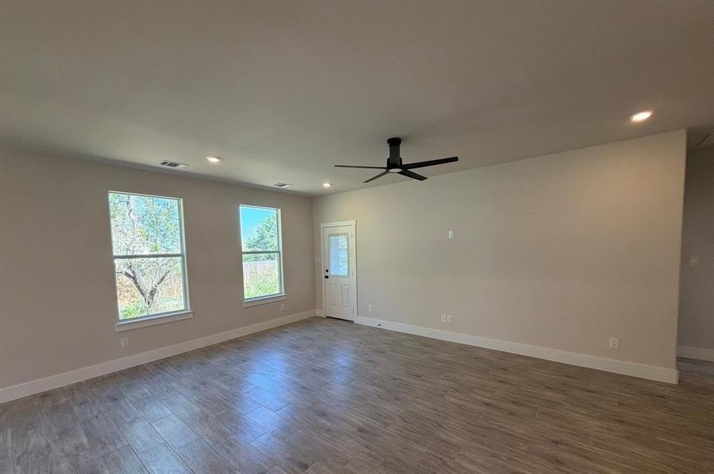 5709 Barkridge Dr - Photo 7 of 23