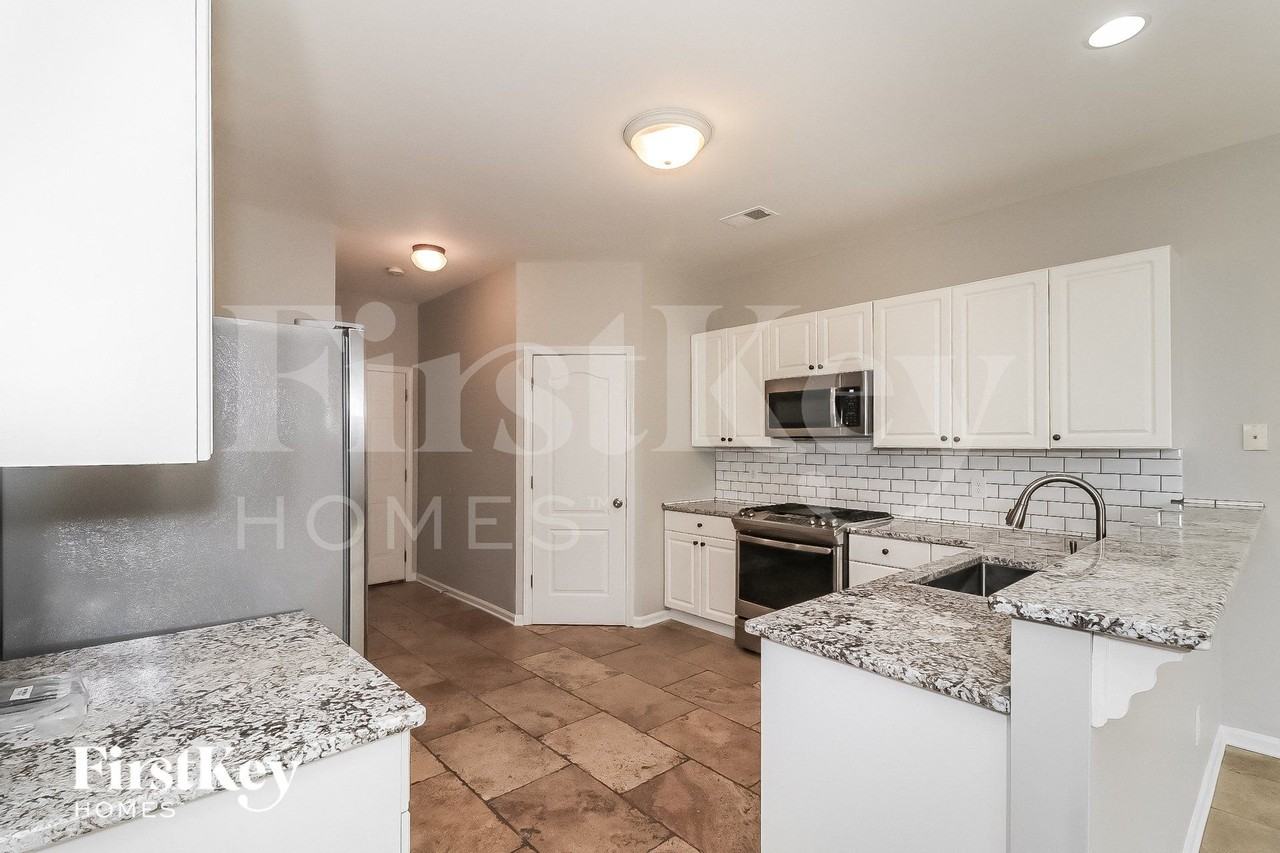 200 Mirramont St - Photo 6 of 15